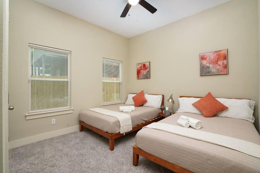 Spacious, Sleeps 6, St Phillips, King Bed San Antonio Esterno foto